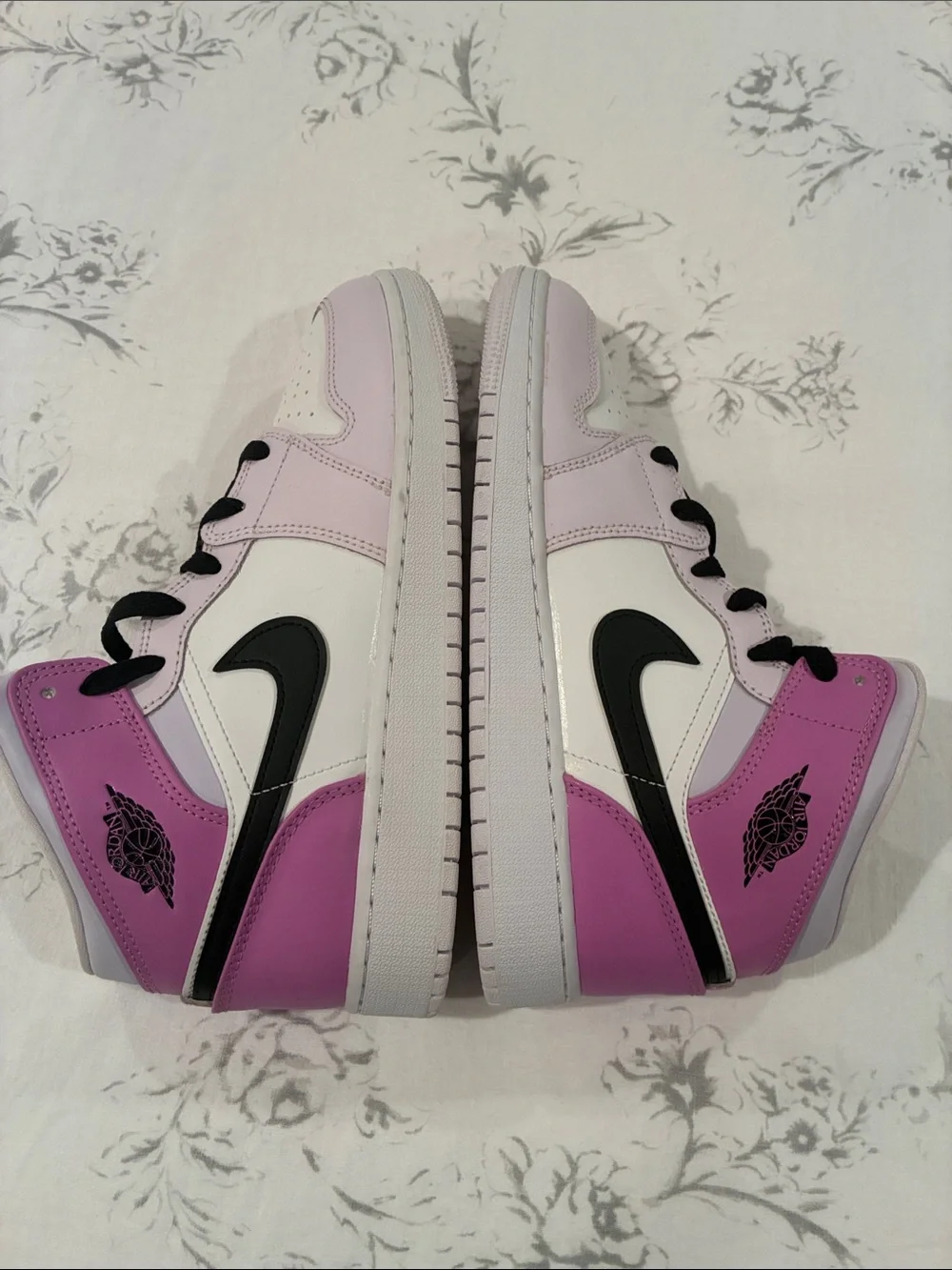 Size 7Y Jordan 1 Mid Barely Grape DQ8423-501